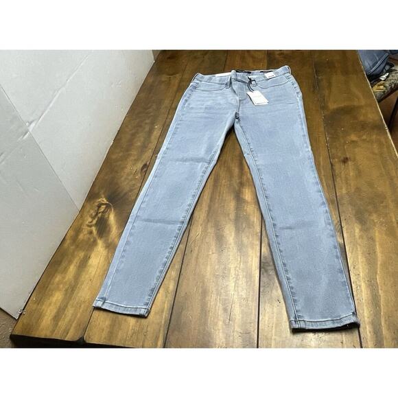 Judy Blue Mid Rise Pull-On Skinny Jegging Light Wash JB88254 NWT - Picture 1 of 11